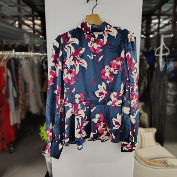 Adelyn Rae Shayne Blouse - Picture 3 of 7